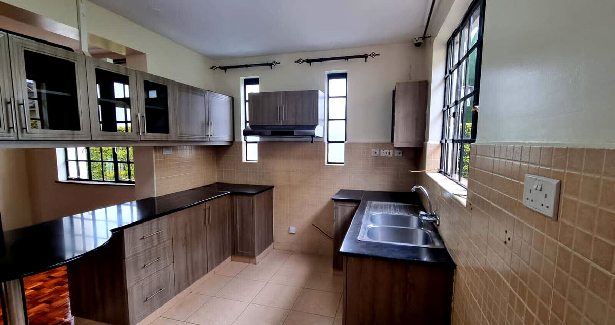 4BR Townhouse with Pool & Kids Playground - Loresho