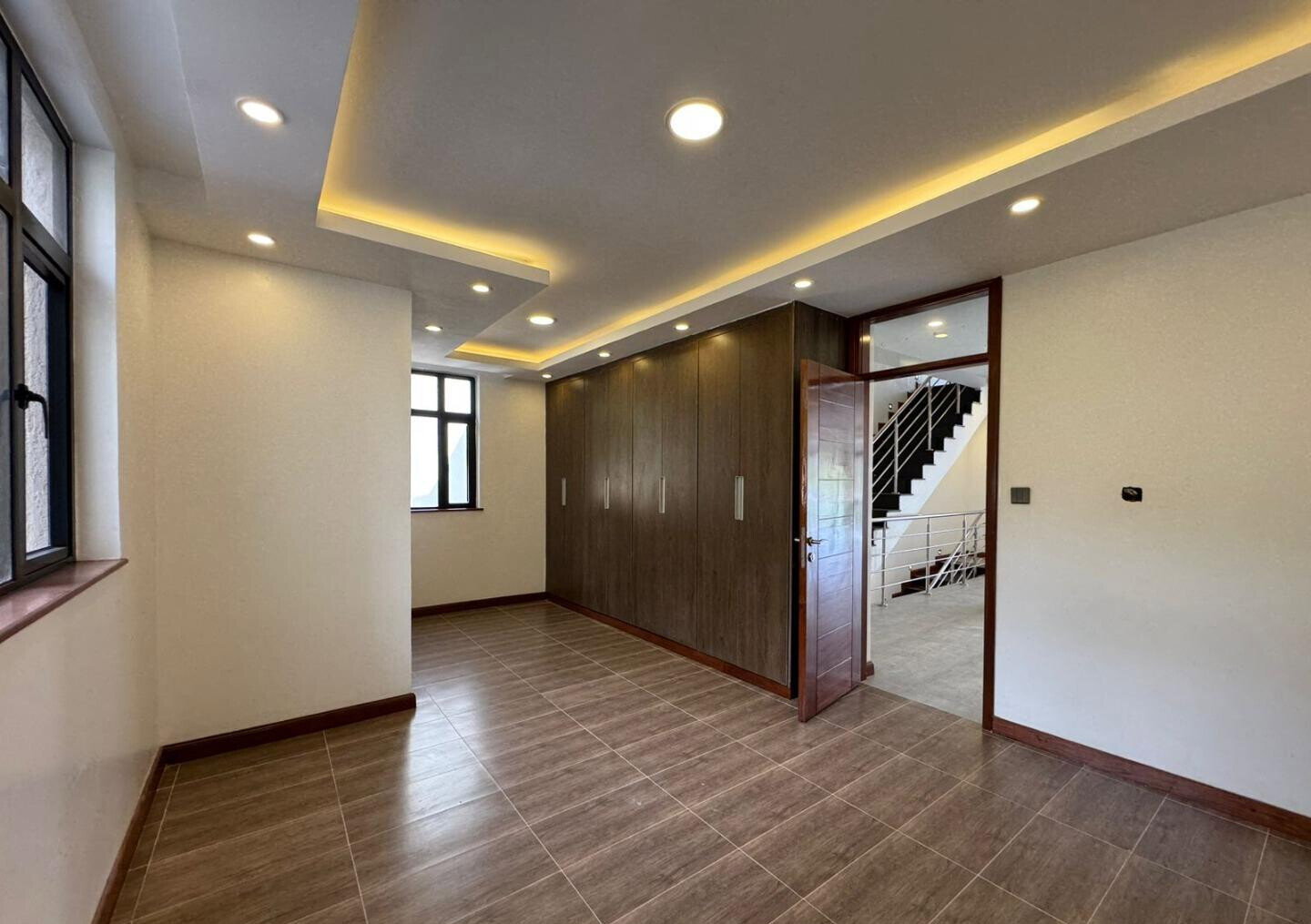 Private Lift & DSQ in 5-Ensuite Villa - Spring Valley