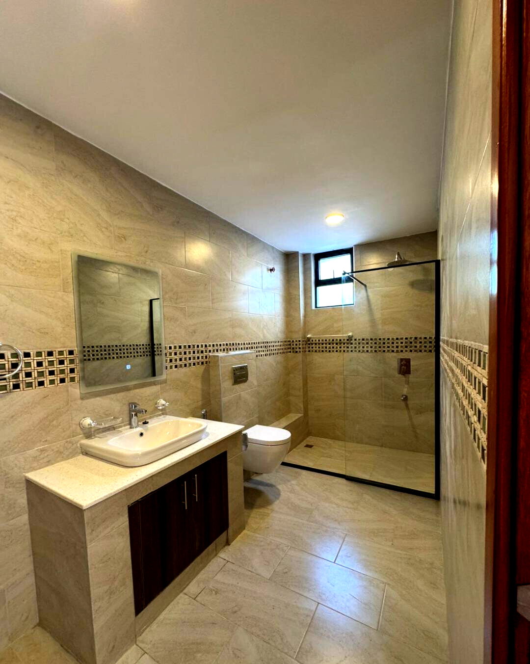 Private Lift & DSQ in 5-Ensuite Villa - Spring Valley