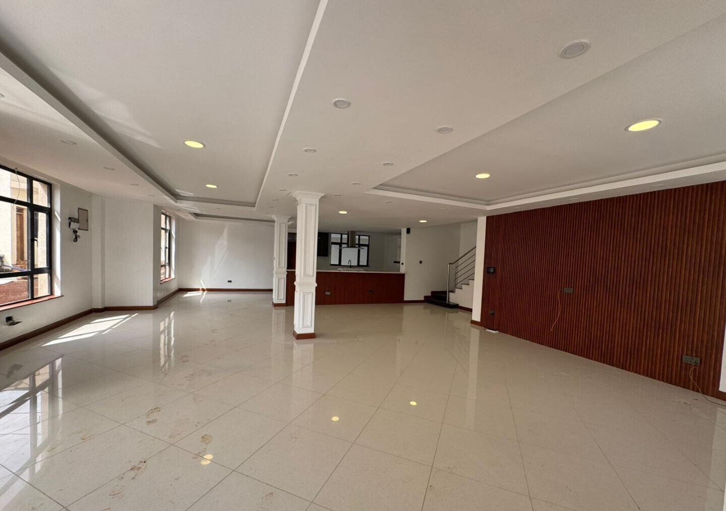 Private Lift & DSQ in 5-Ensuite Villa - Spring Valley