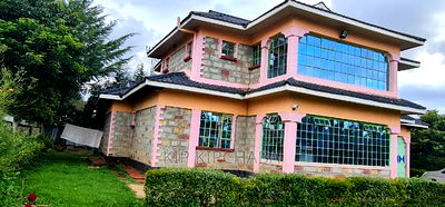 5bdrm Maisonette in Annex Estate, Racecourse for sale - Image 1