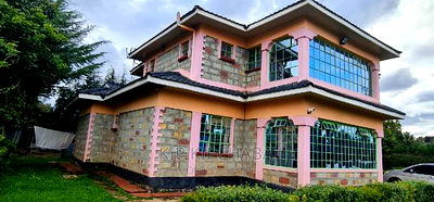 5bdrm Maisonette in Annex Estate, Racecourse for sale - Image 2