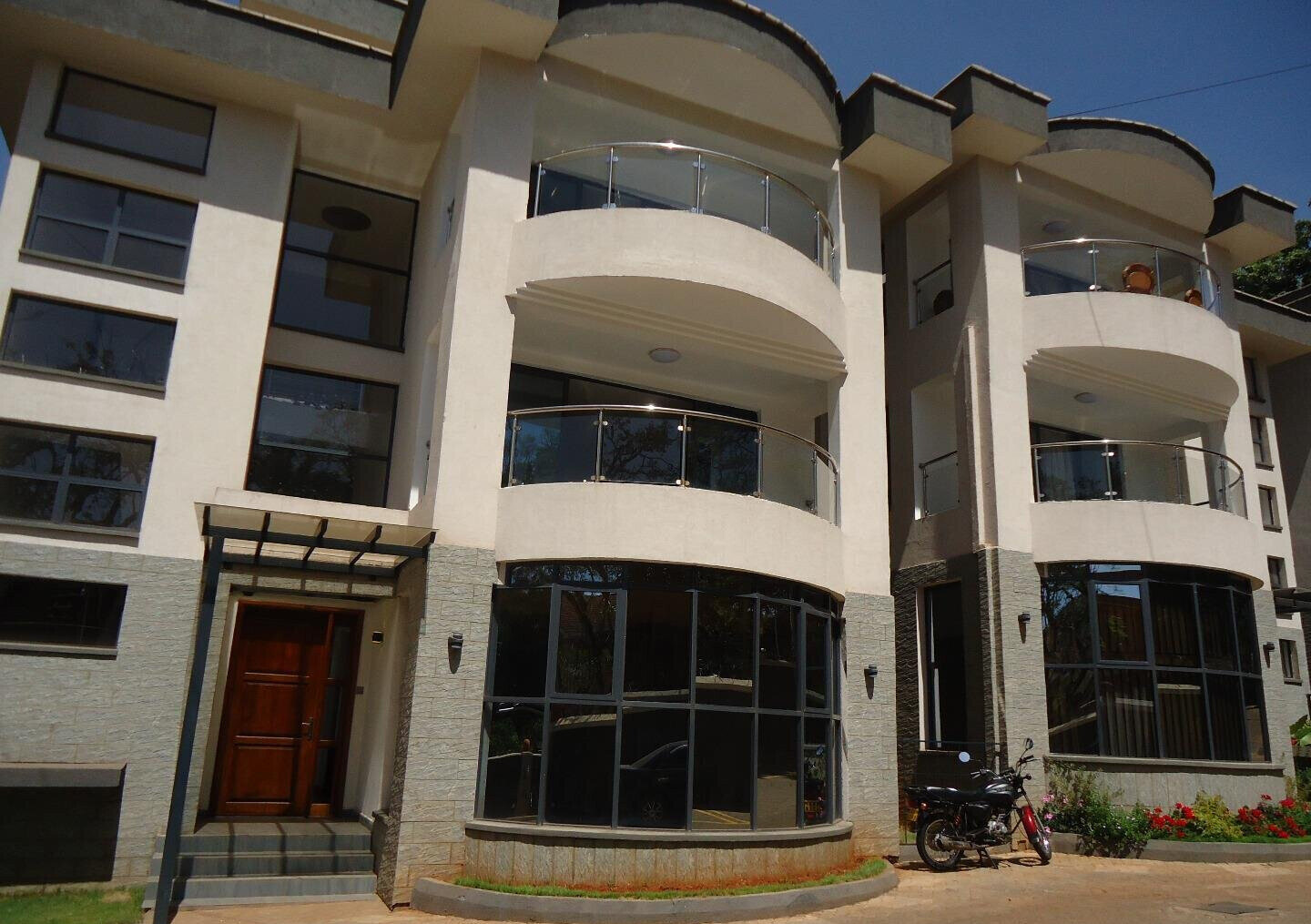 5-Ensuite Townhouse with Borehole & Generator - Lavington