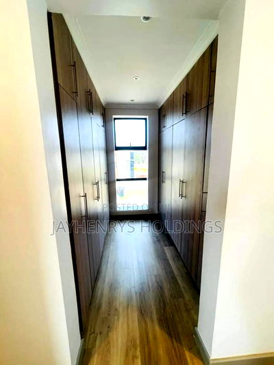 4bdrm House in Membley for sale - Image 11