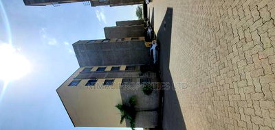 2bdrm Apartment in Camden Court, DayStar Area for sale - Image 1