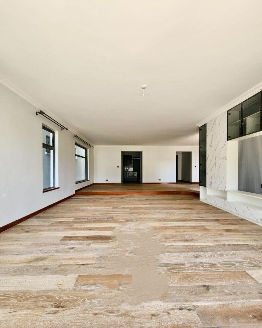 Newly Built 5-Ensuite Villa with Private Garden & Solar - Lavington