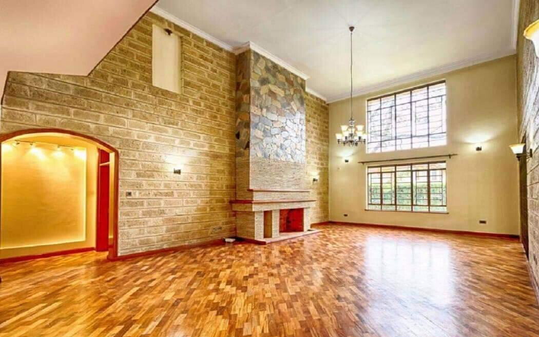 Executive 4BR Townhouse with Pool & DSQ – Karen