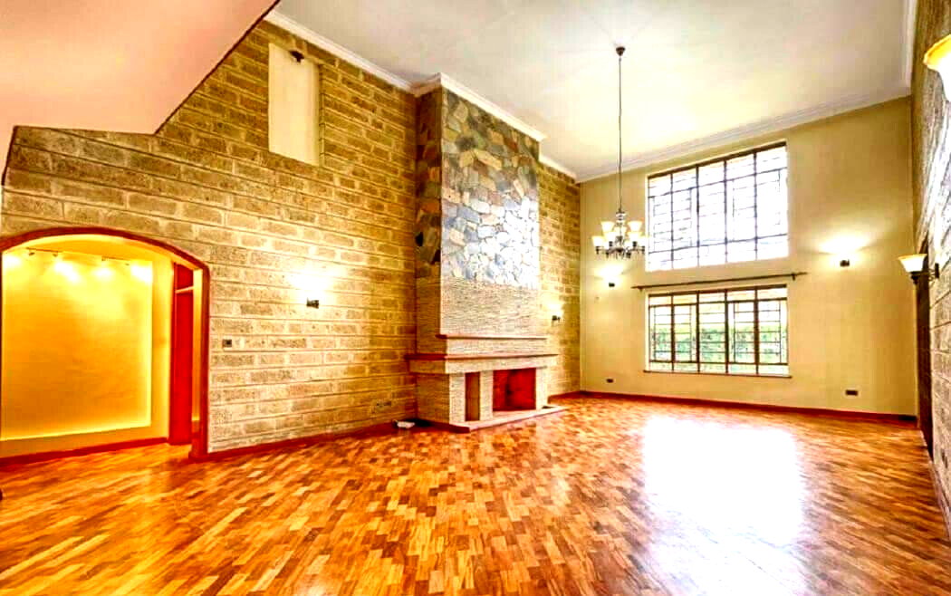 Executive 4BR Townhouse with Pool & DSQ – Karen