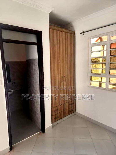 3bdrm Bungalow in Kitengela for sale - Image 9