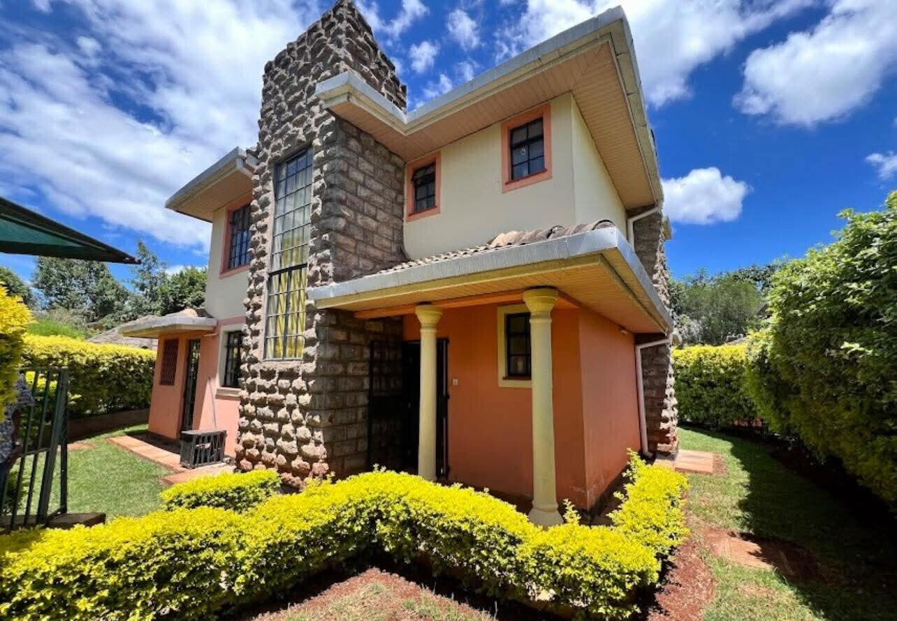 4BR Townhouse with DSQ & Shared Pool - Kiambu Road