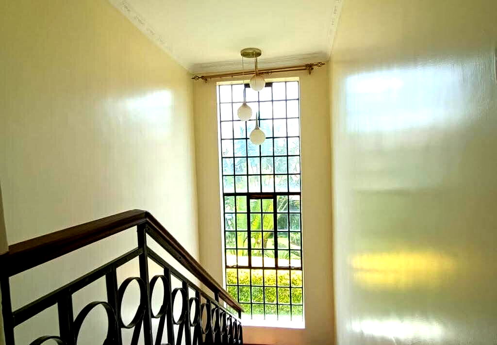 4BR Townhouse with DSQ & Shared Pool - Kiambu Road