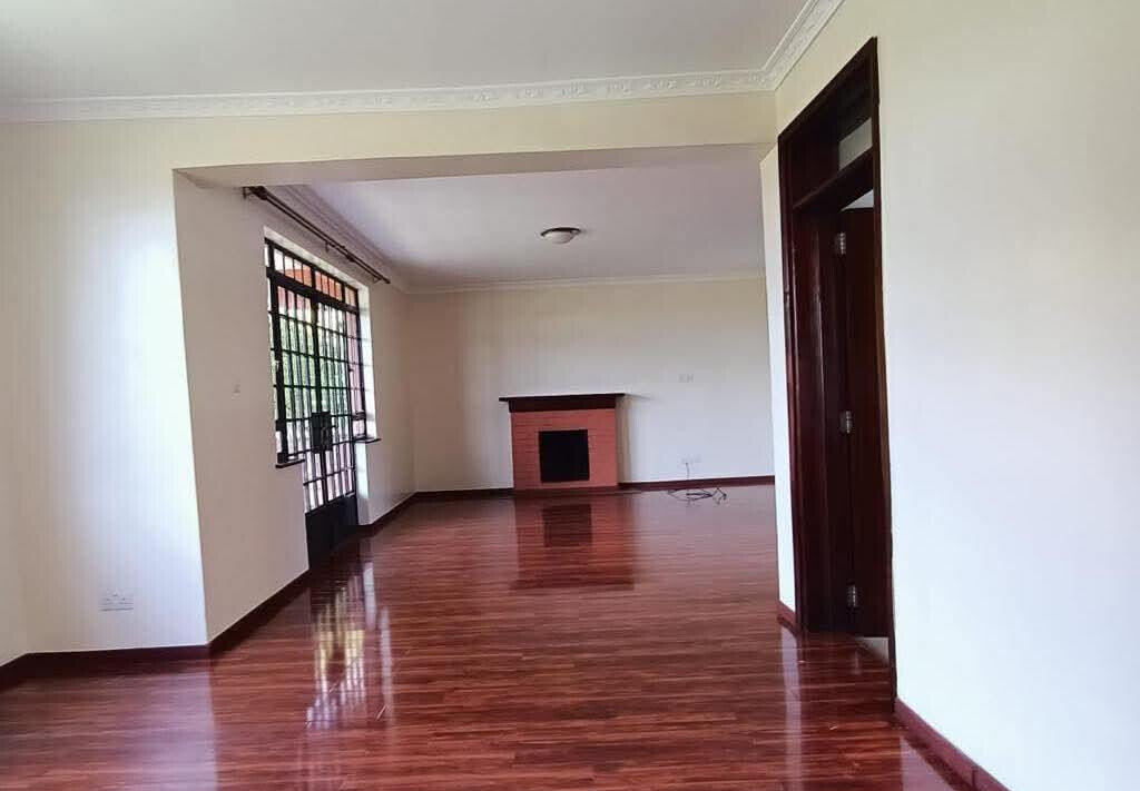 4BR Townhouse with DSQ & Shared Pool - Kiambu Road