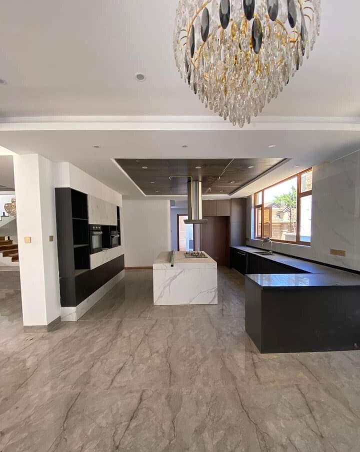 6-Ensuite Townhouse with Private Elevator & Rooftop Terrace - Lavington