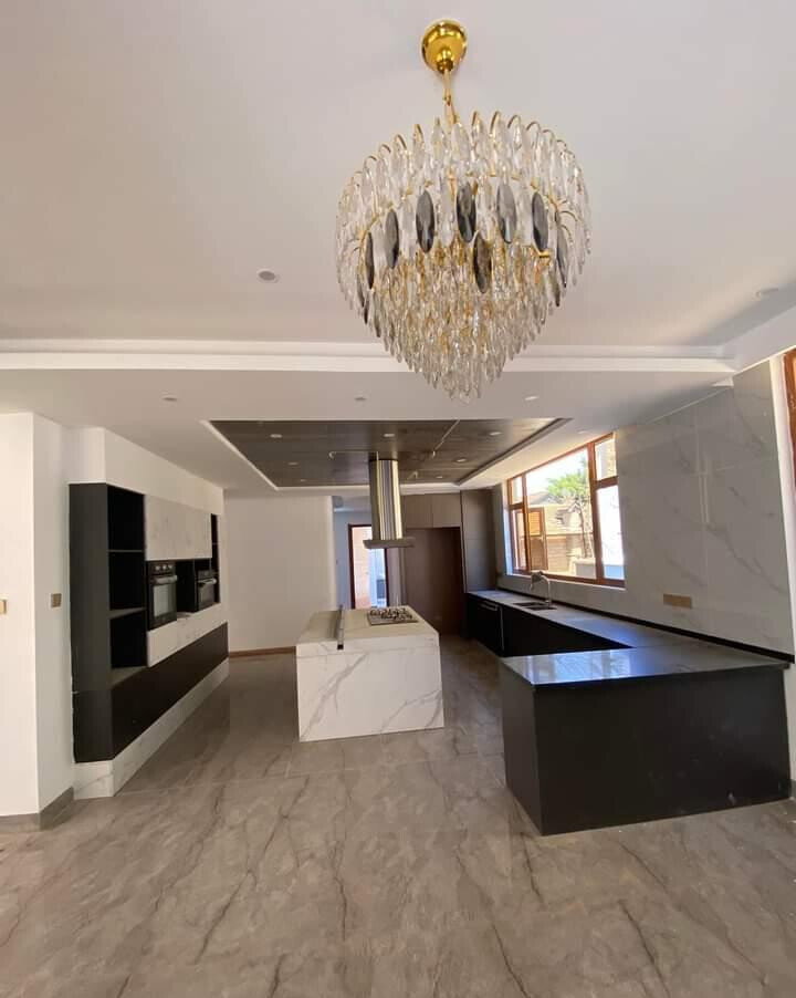 6-Ensuite Townhouse with Private Elevator & Rooftop Terrace - Lavington