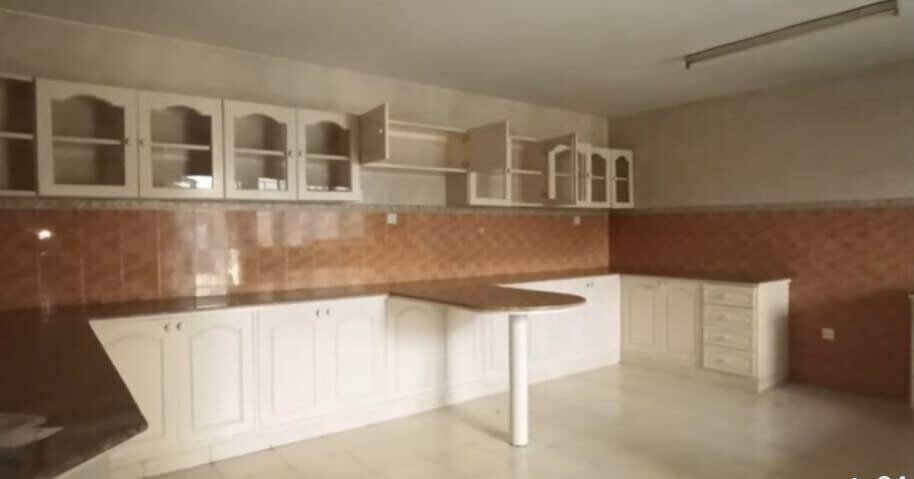 5-Ensuite Townhouse with Pool & Servant Quarters - Westlands