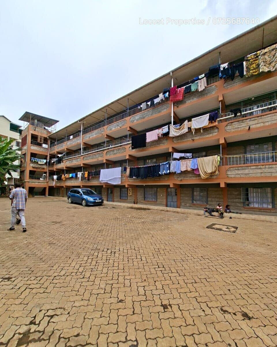 Quarter Acre Commercial Plot with Parking