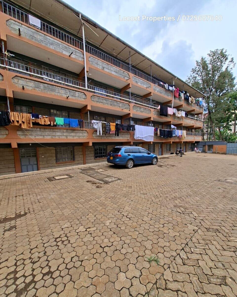 Quarter Acre Commercial Plot with Parking