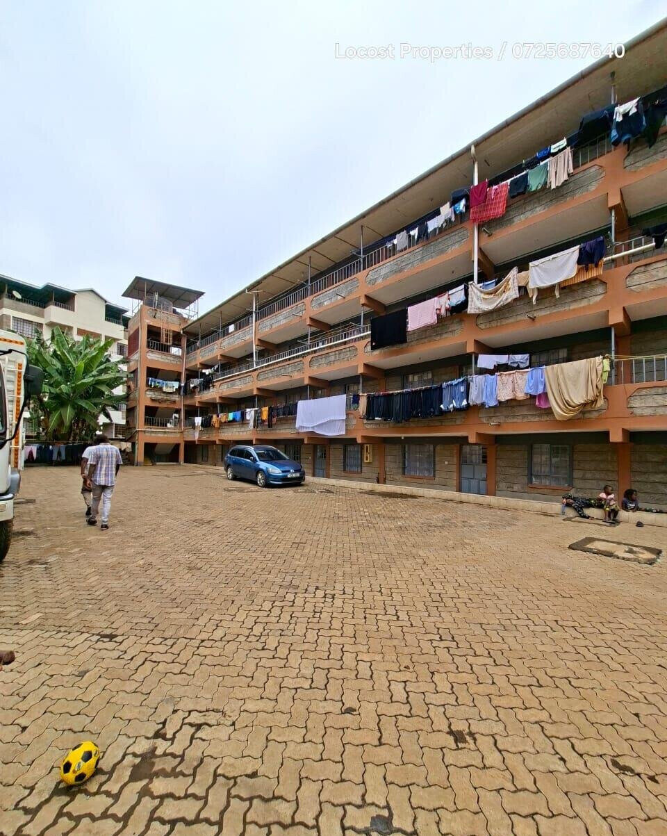 Quarter Acre Commercial Plot with Parking