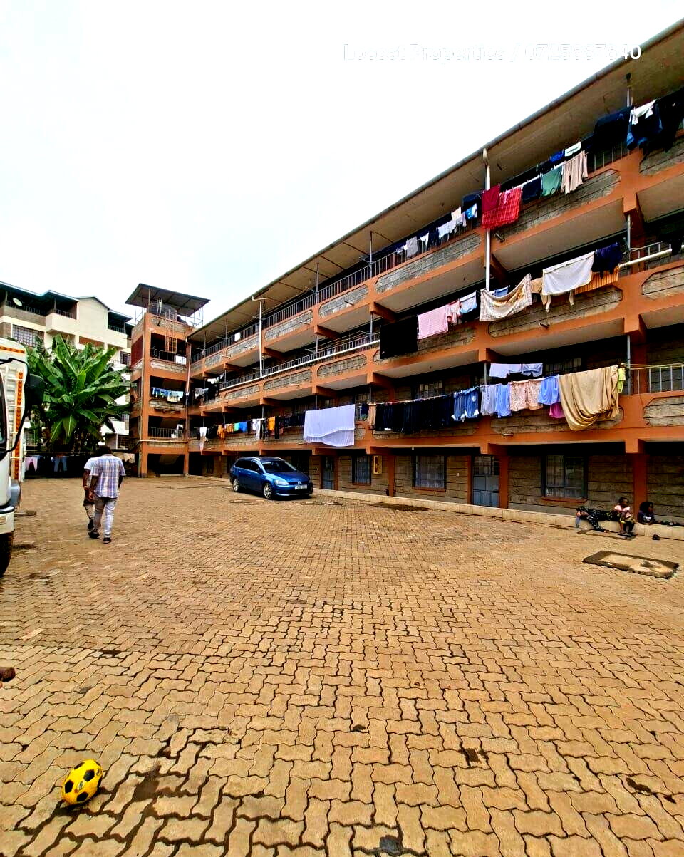 Quarter Acre Commercial Plot with Parking