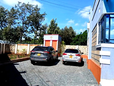 3bdrm Bungalow in Kiserian for sale - Image 7