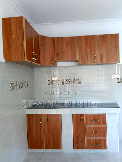 3bdrm Bungalow in Kiserian for sale - Image 5
