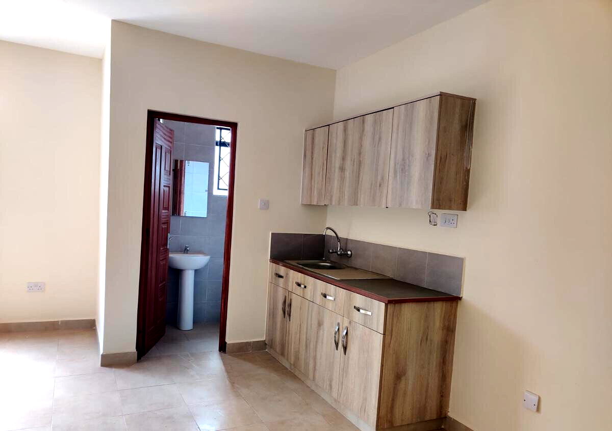 0.15 Acre Warehouse in Baba Dogo