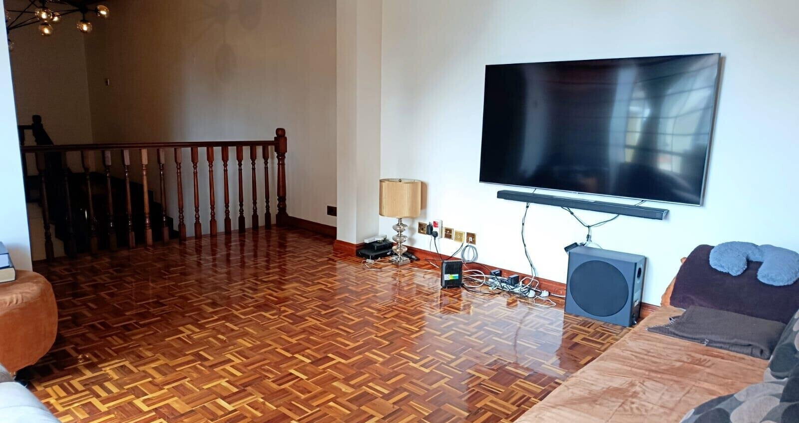 Renovated 5-Bedroom Villa with Pool Access - Lavington