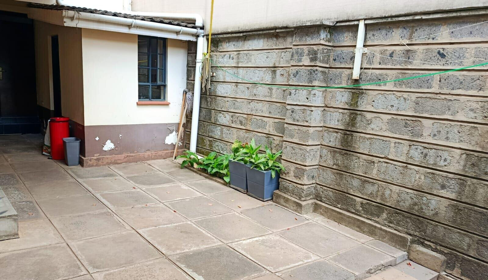 Renovated 5-Bedroom Villa with Pool Access - Lavington