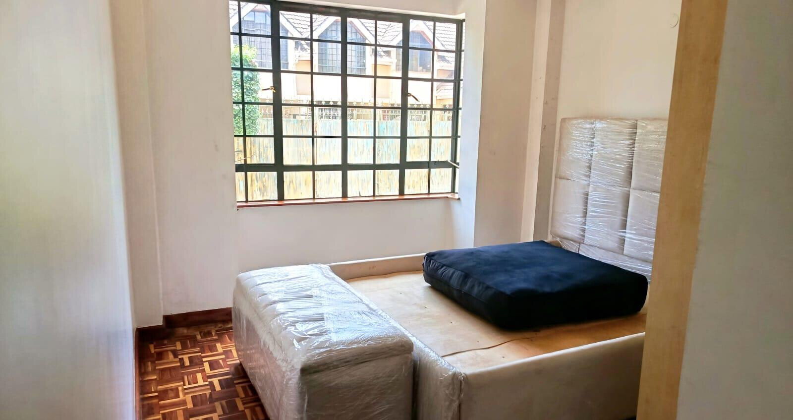 Renovated 5-Bedroom Villa with Pool Access - Lavington