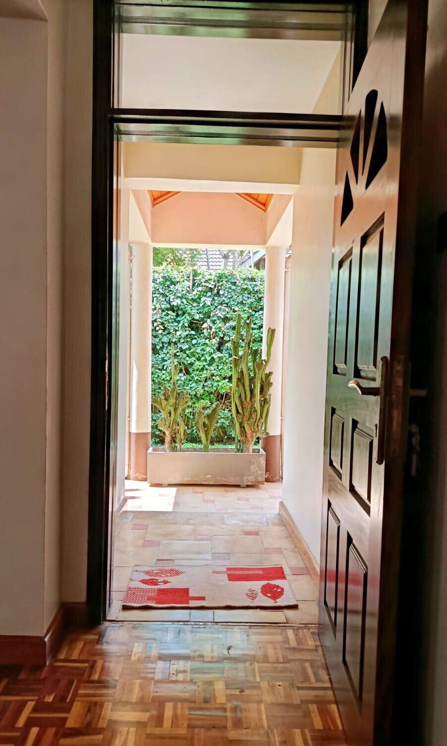 Renovated 5-Bedroom Villa with Pool Access - Lavington