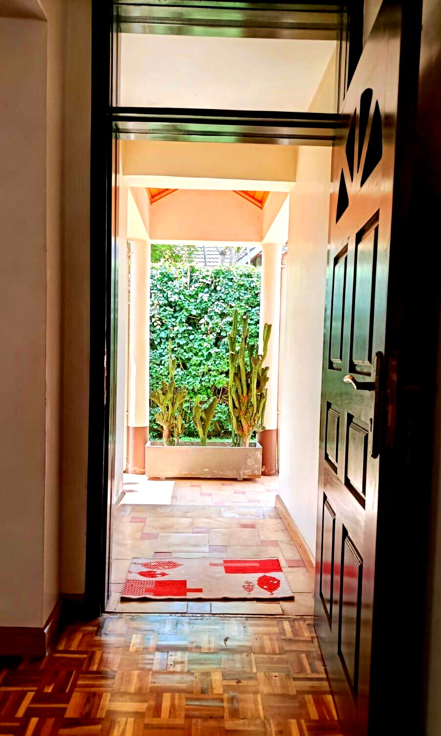 Renovated 5-Bedroom Villa with Pool Access - Lavington