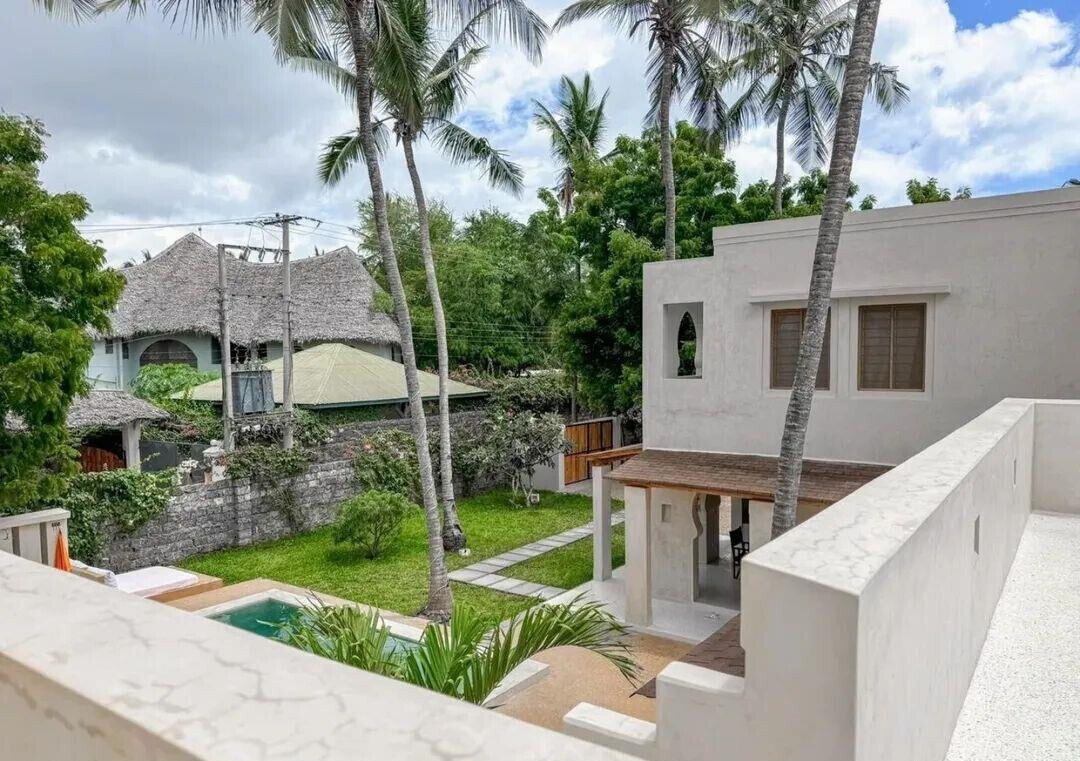4BR Villa with Rooftop & Solar – 500m to Watamu Beach