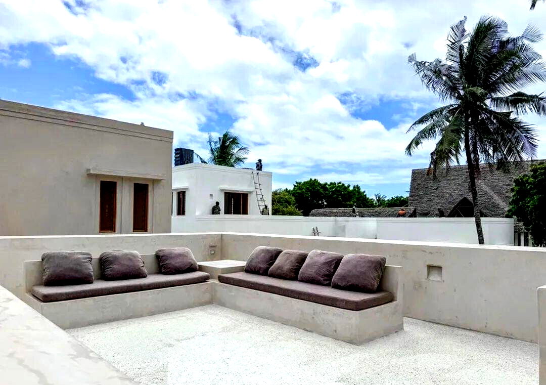 4BR Villa with Rooftop & Solar – 500m to Watamu Beach