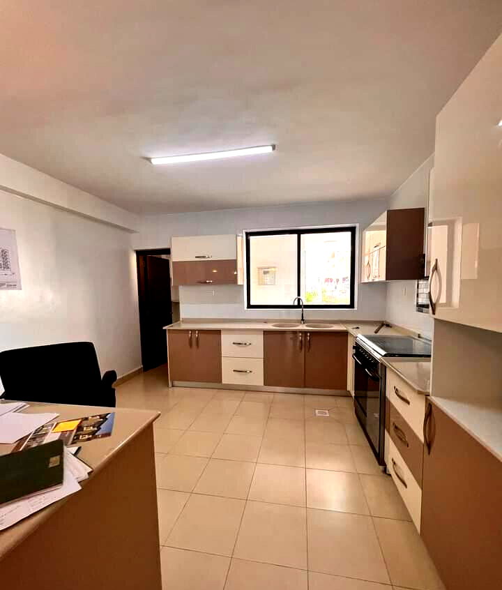 5 En-Suite Bedrooms with DSQ & Master Terrace - Syokimau