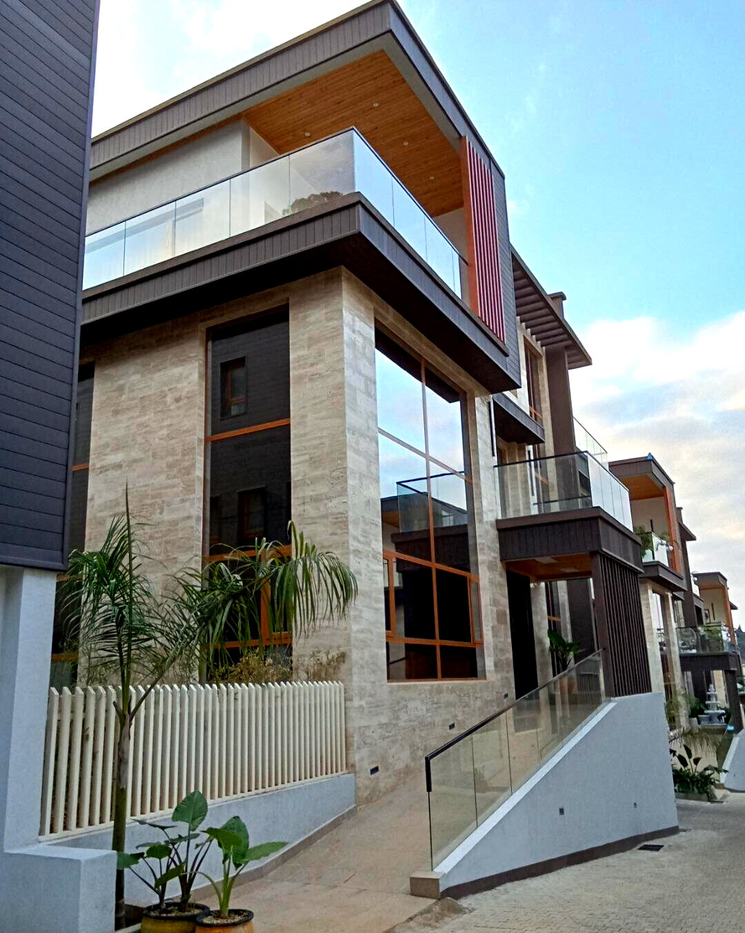 6-Bed Ultra-Luxury Villa with Elevator & Panic Room - Lavington