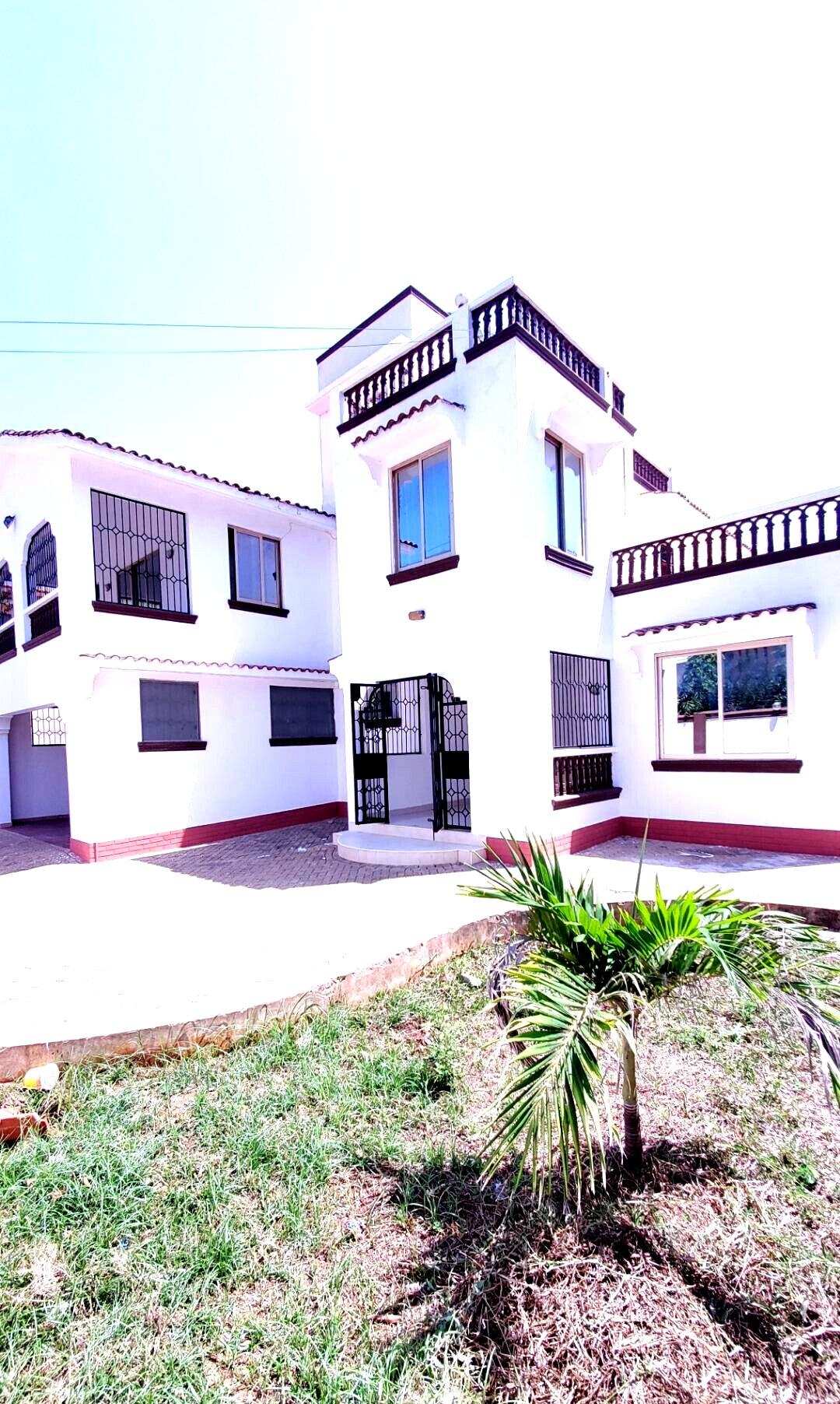 5-Bedroom Townhouse on 1/8 Acre with DSQ - Shanzu
