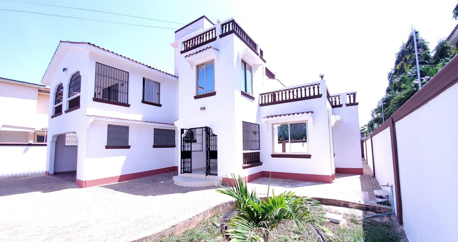 5-Bedroom Townhouse on 1/8 Acre with DSQ - Shanzu