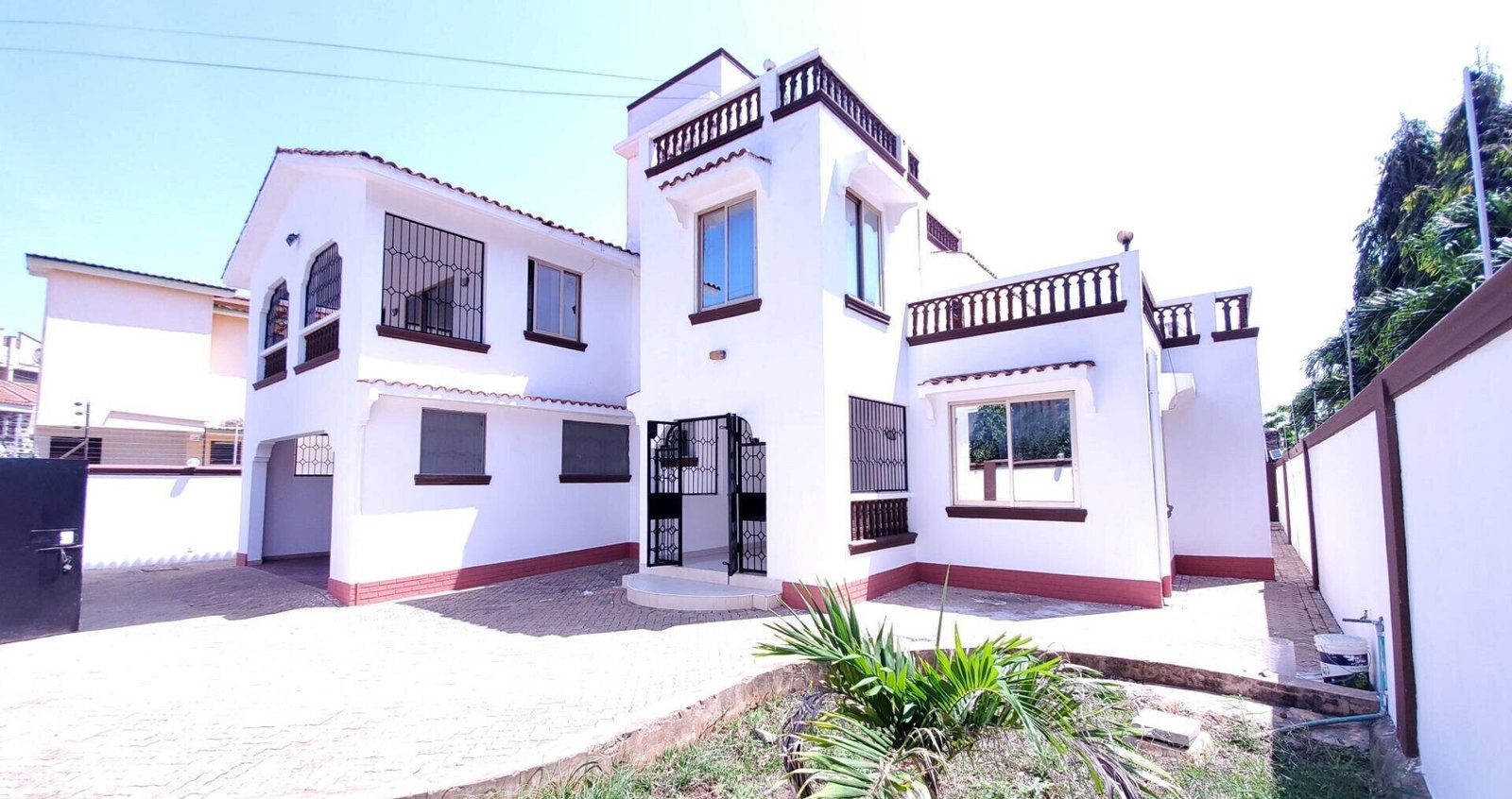 5-Bedroom Townhouse on 1/8 Acre with DSQ - Shanzu