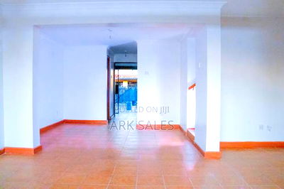 3bdrm Maisonette in Bustani Villas, Gateway Mall Area for sale - Image 2