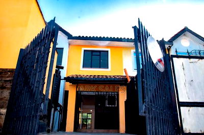 3bdrm Maisonette in Bustani Villas, Gateway Mall Area for sale - Image 1