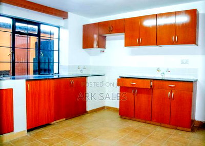 3bdrm Maisonette in Bustani Villas, Gateway Mall Area for sale - Image 5