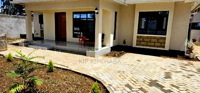 3bdrm Bungalow in Elgonview for sale - Image 8