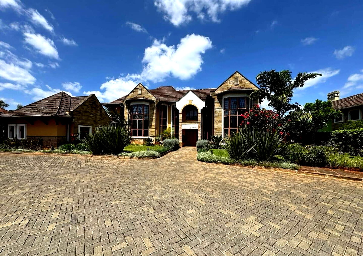 Modern 5BR Villa with Home Office & Gym on Half-Acre - Old Runda