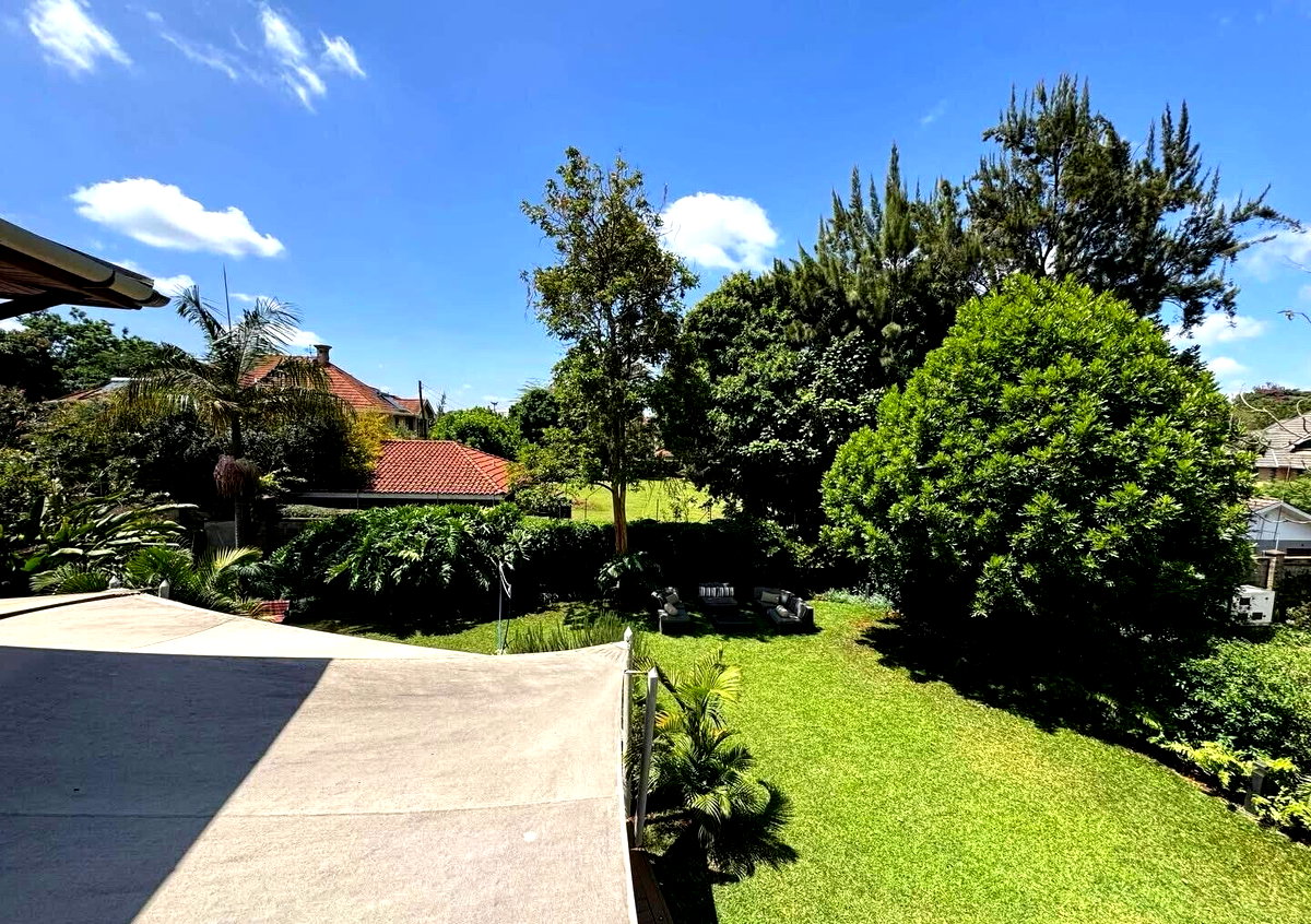 Modern 5BR Villa with Home Office & Gym on Half-Acre - Old Runda