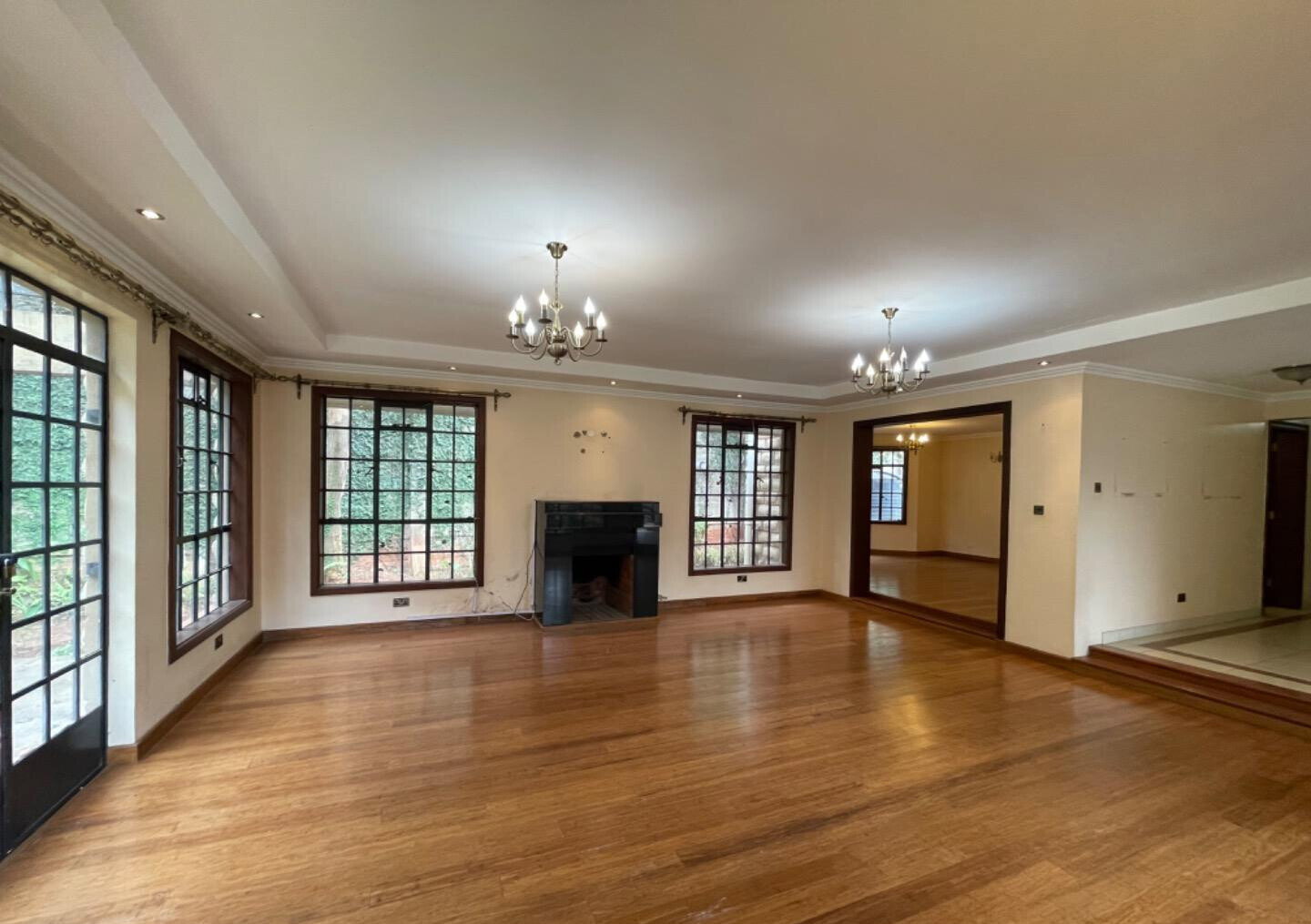 Homely 4BR Townhouse with Fireplace & DSQ - Lavington