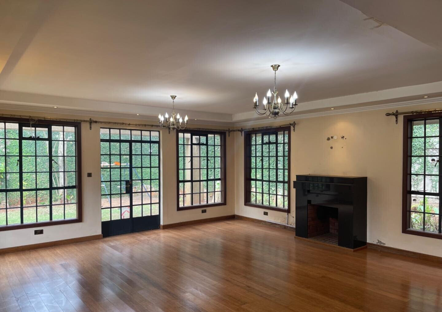 Homely 4BR Townhouse with Fireplace & DSQ - Lavington