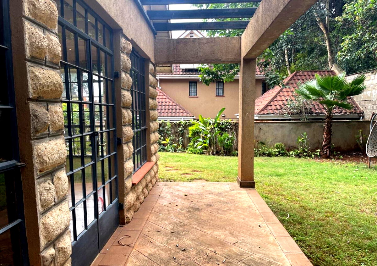 Homely 4BR Townhouse with Fireplace & DSQ - Lavington