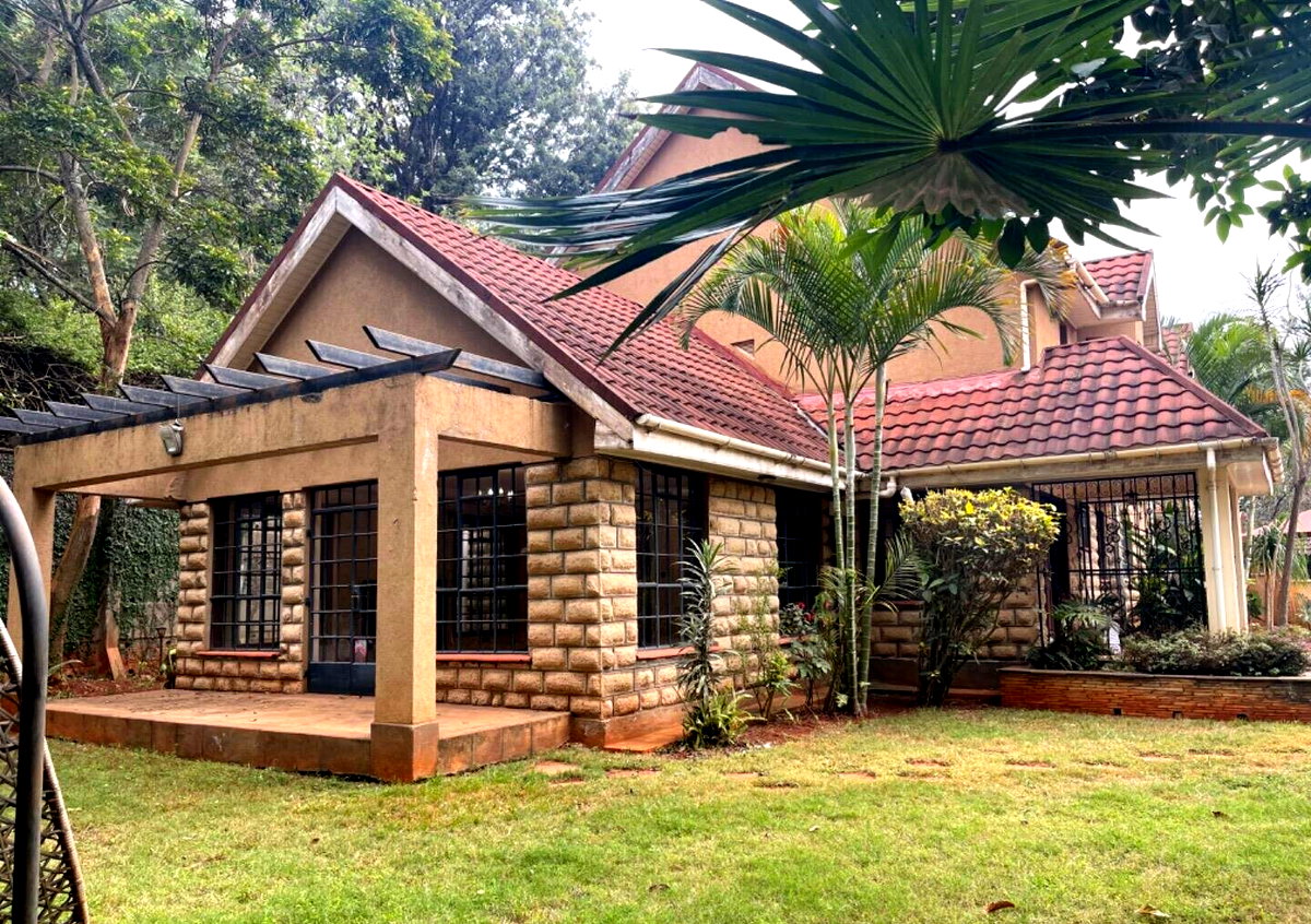 Homely 4BR Townhouse with Fireplace & DSQ - Lavington