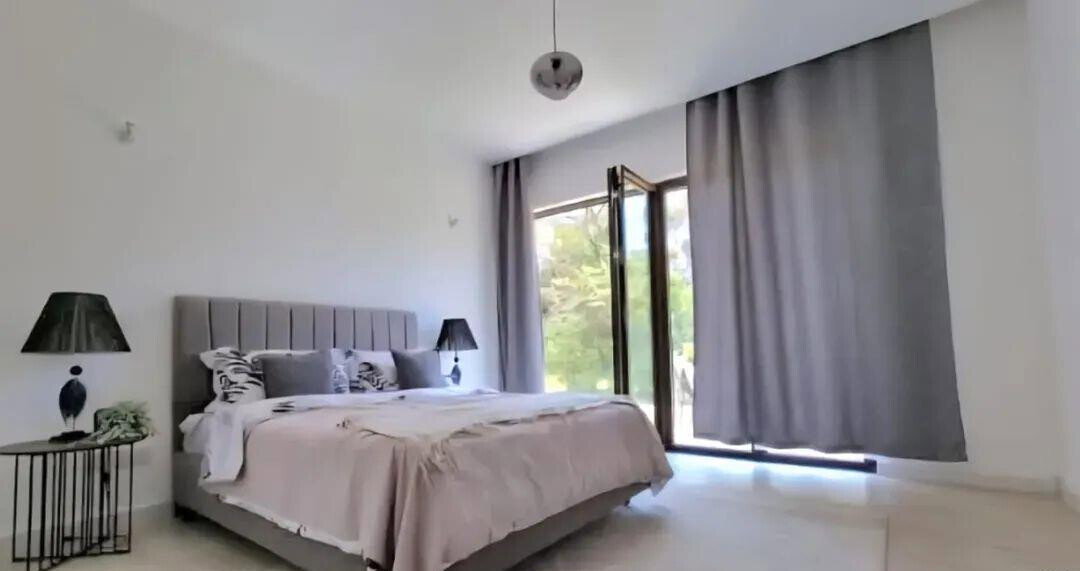 5-Ensuite Townhouse with Forest Views & Clubhouse – Karen