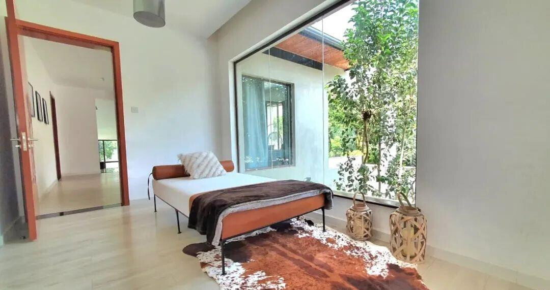 5-Ensuite Townhouse with Forest Views & Clubhouse – Karen